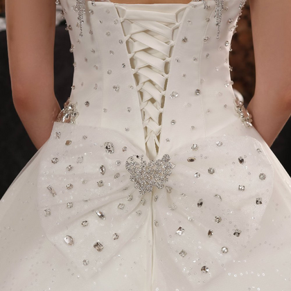 A-plum White Strap Ball Gown In Lace Layered Wedding Dress
